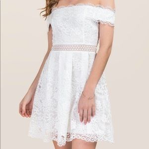 Francesca’s white lace dress